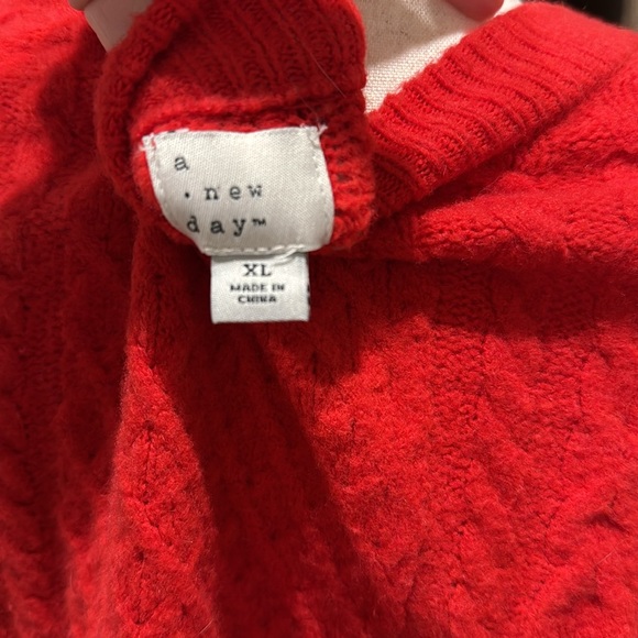 Red Target Sweater - Picture 3 of 4